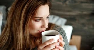 5 danni al caffè sulla pelle