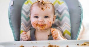 5 motivi per far giocare il tuo bambino con il suo cibo