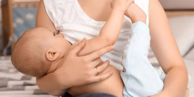 7 diversi cambiamenti nell'allattamento al seno che avvengono man mano che il tuo bambino cresce