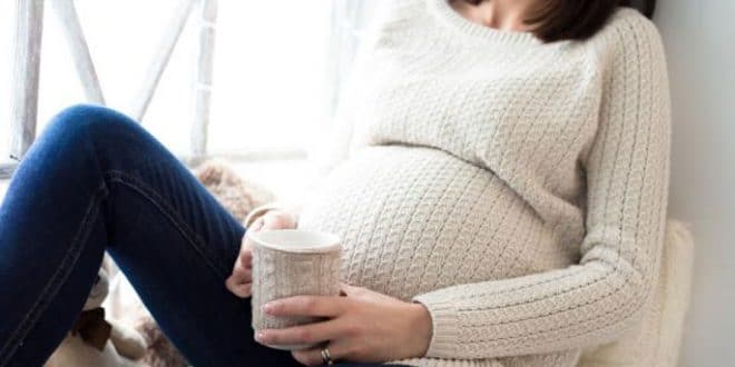Bevande invernali per il calore e la salute della donna incinta