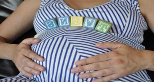 I pericoli di avere molte gravidanze sulla salute della madre e dei bambini