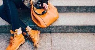 In foto: colori di borse e scarpe adatte per l'autunno e l'inverno