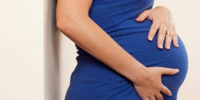 Suggerimenti per trattare i piedi gonfi durante la gravidanza